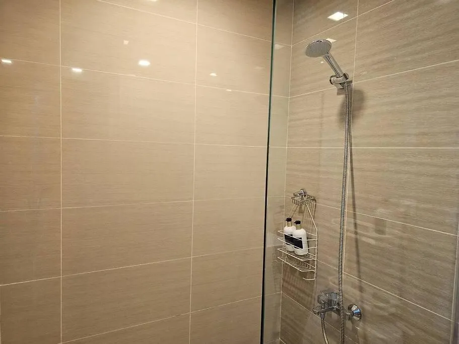Appartamento One Uptown In Bgc Chic & Trendy 1Br 200Mbps Fiber Manila 0*,  Filippine