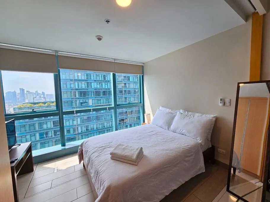One Uptown In Bgc Chic & Trendy 1Br 200Mbps Fiber Apartment Manila